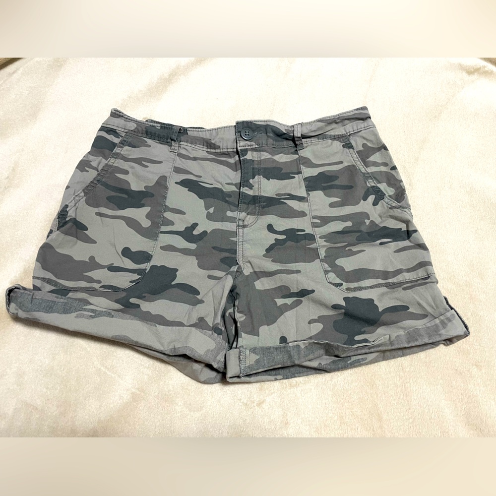 Social Standard by Sanctuary Gray Camo Hero Utility Shorts